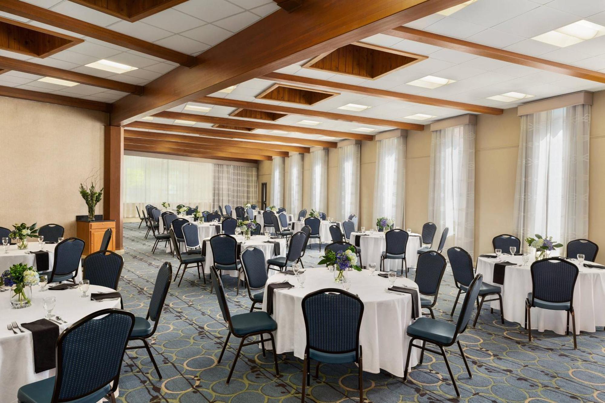 Delta Hotels By Marriott Helena Colonial 外观 照片