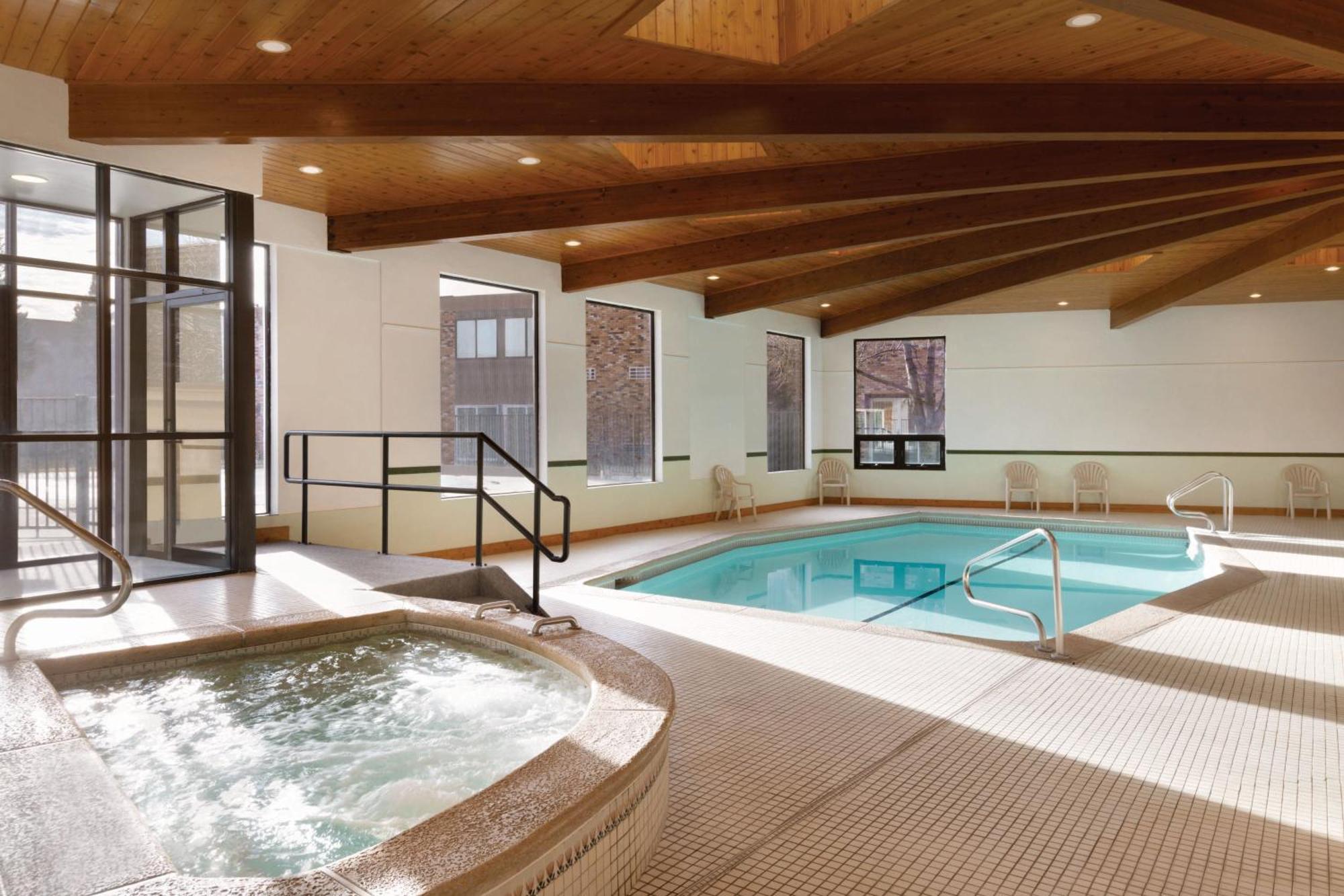 Delta Hotels By Marriott Helena Colonial 外观 照片