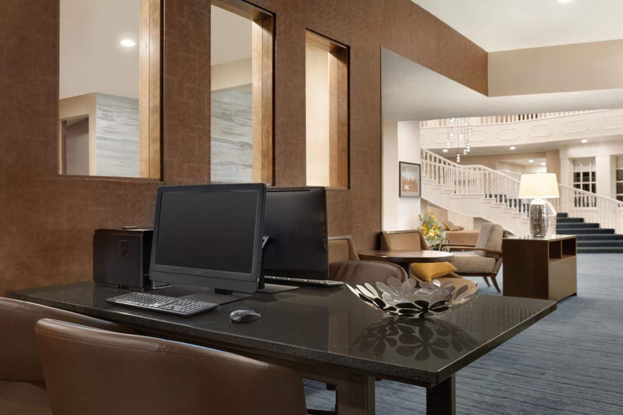 Delta Hotels By Marriott Helena Colonial 外观 照片