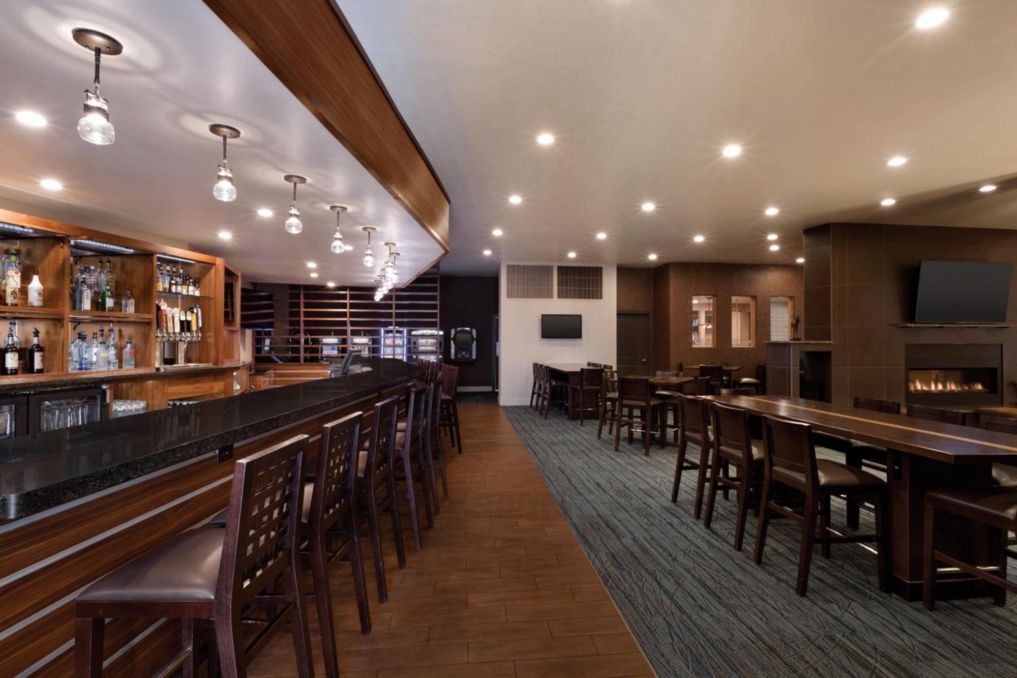 Delta Hotels By Marriott Helena Colonial 外观 照片