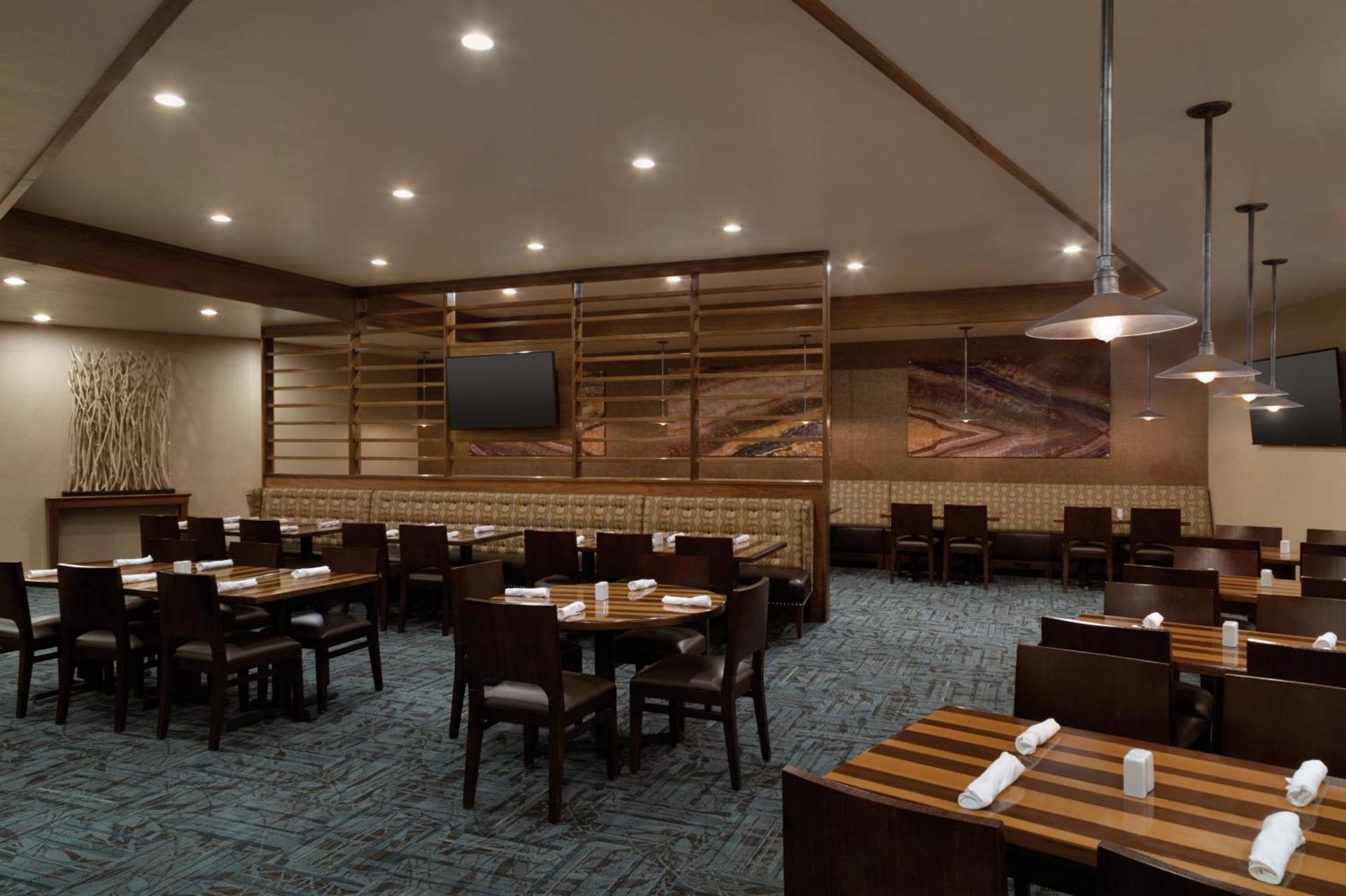 Delta Hotels By Marriott Helena Colonial 外观 照片