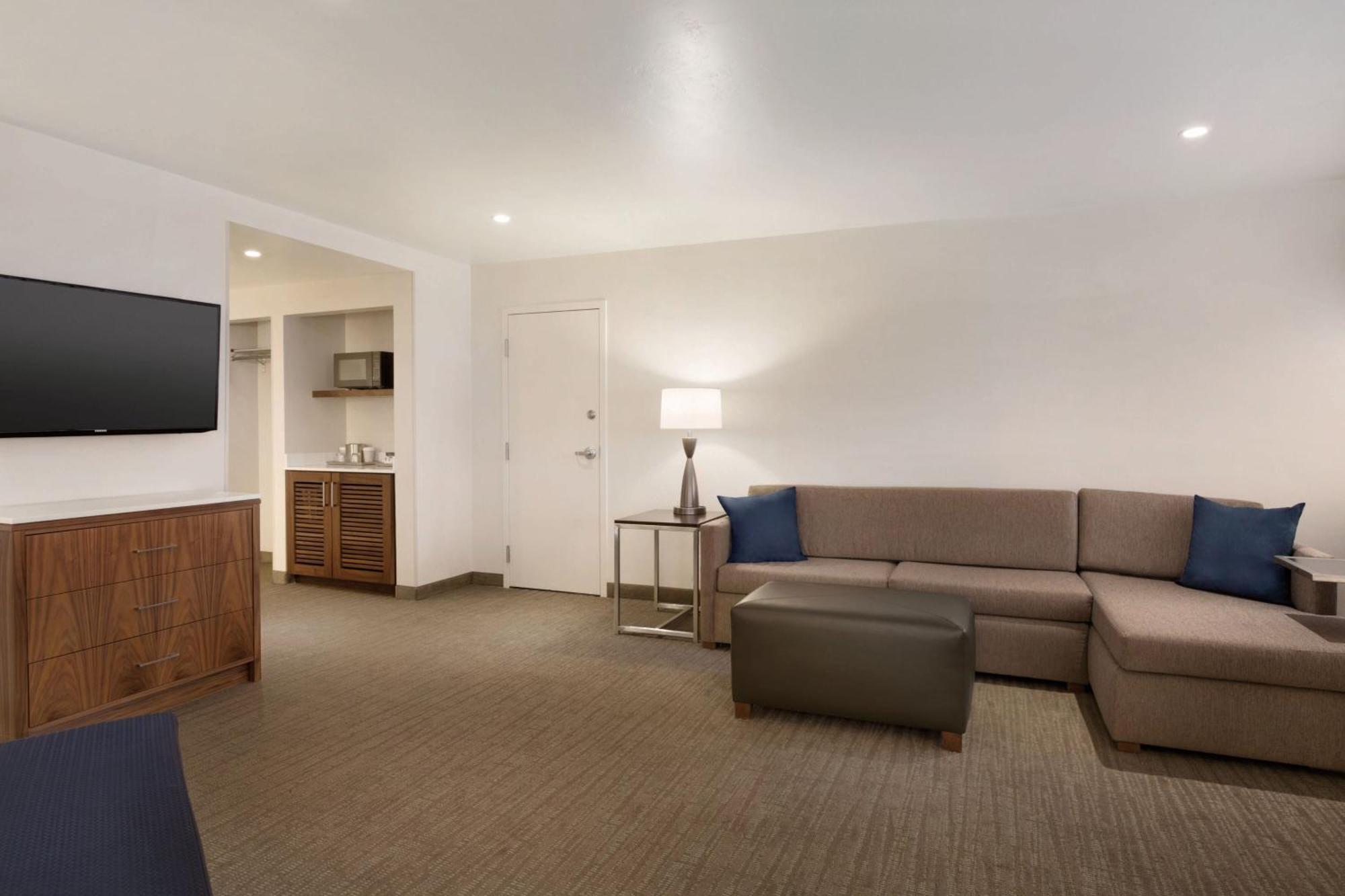 Delta Hotels By Marriott Helena Colonial 外观 照片
