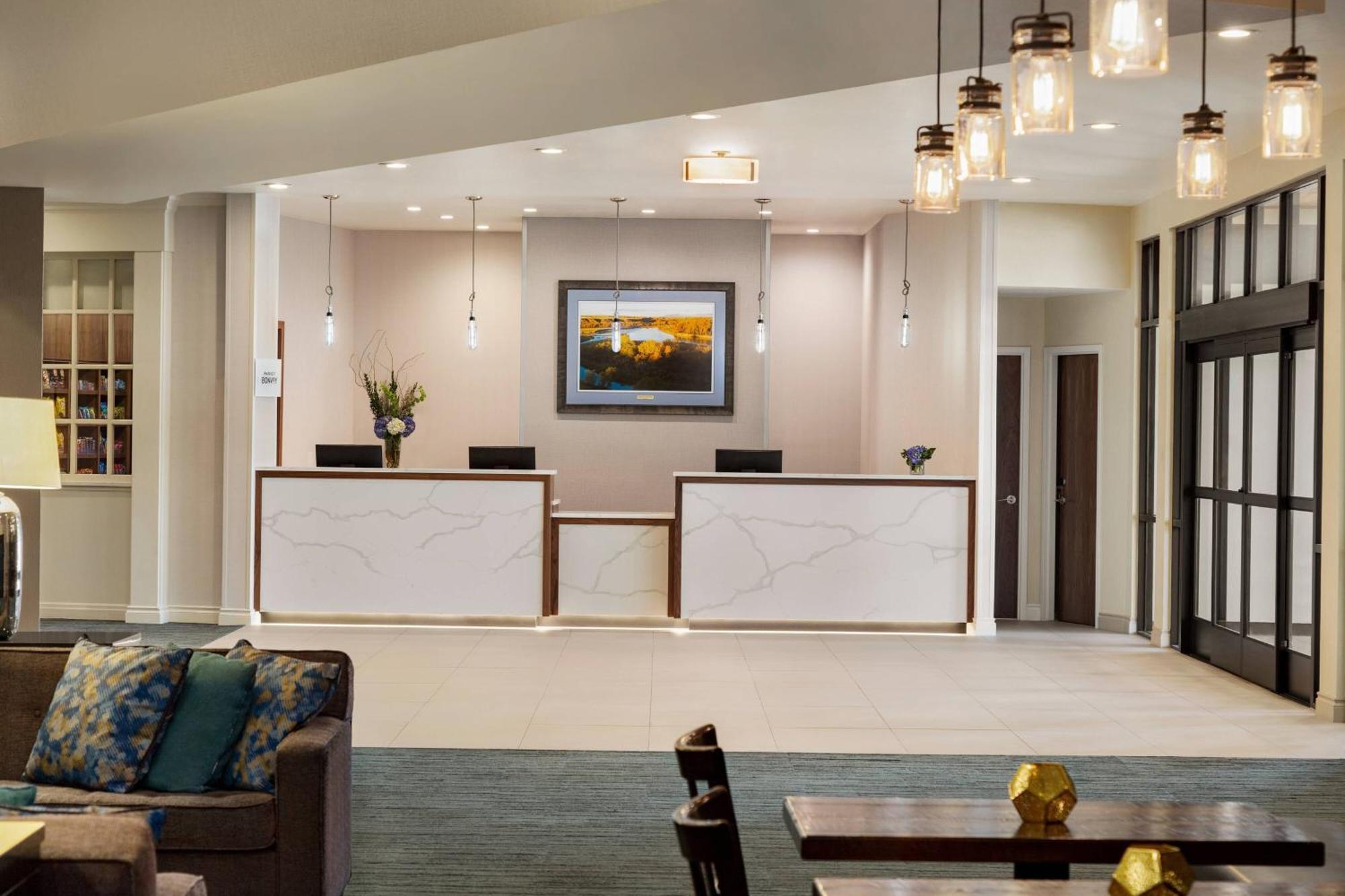 Delta Hotels By Marriott Helena Colonial 外观 照片